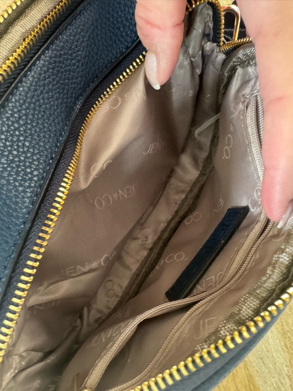 SOLD! SOLD! Jen & Co Sky Dual Zip Crossbody w/ Slip Pocket - Picture 4 of 8
